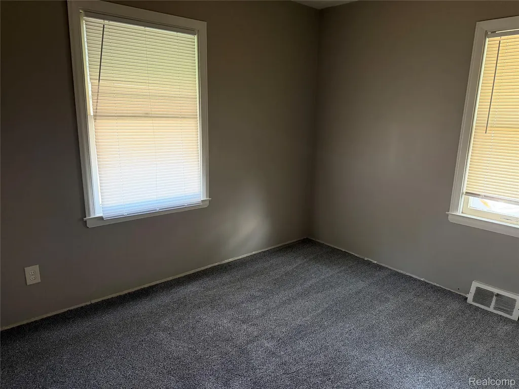 21819 Shakespeare Avenue Eastpointe City MI 48021