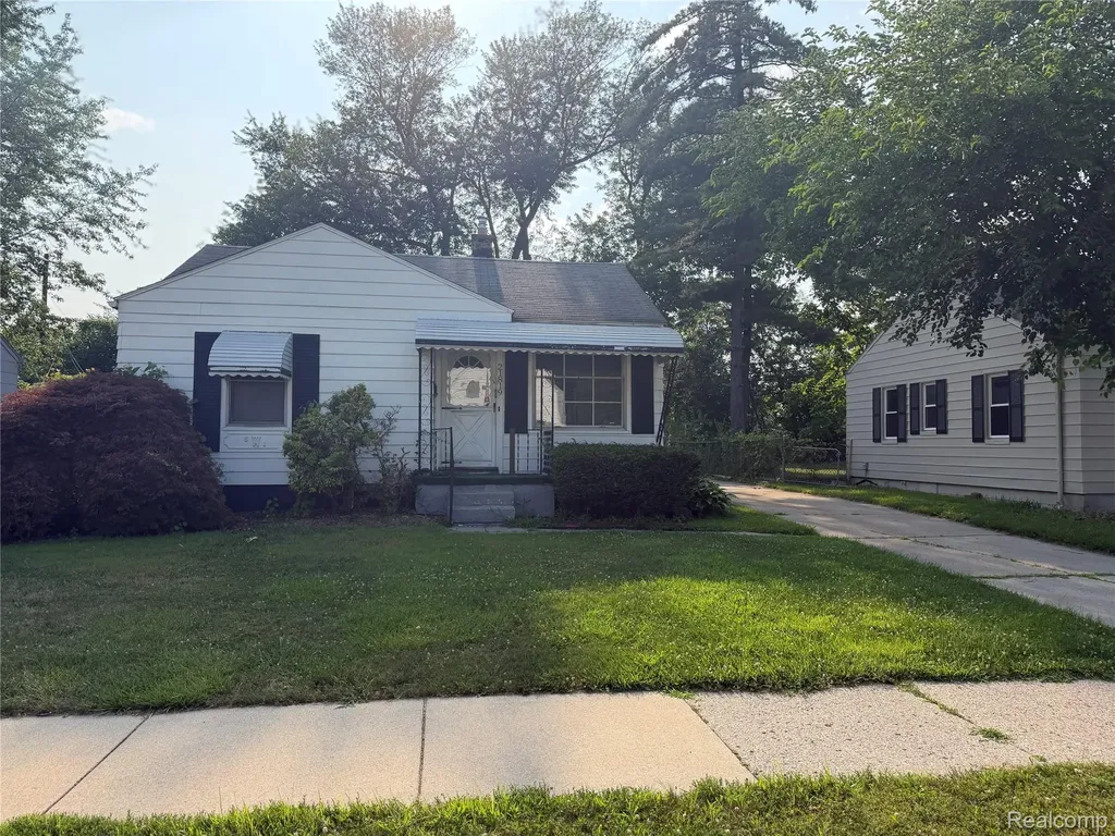 21819 Shakespeare Avenue Eastpointe City MI 48021