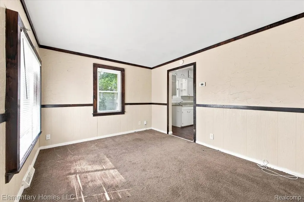31709 Grove Fraser City MI 48026