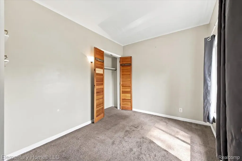31709 Grove Fraser City MI 48026