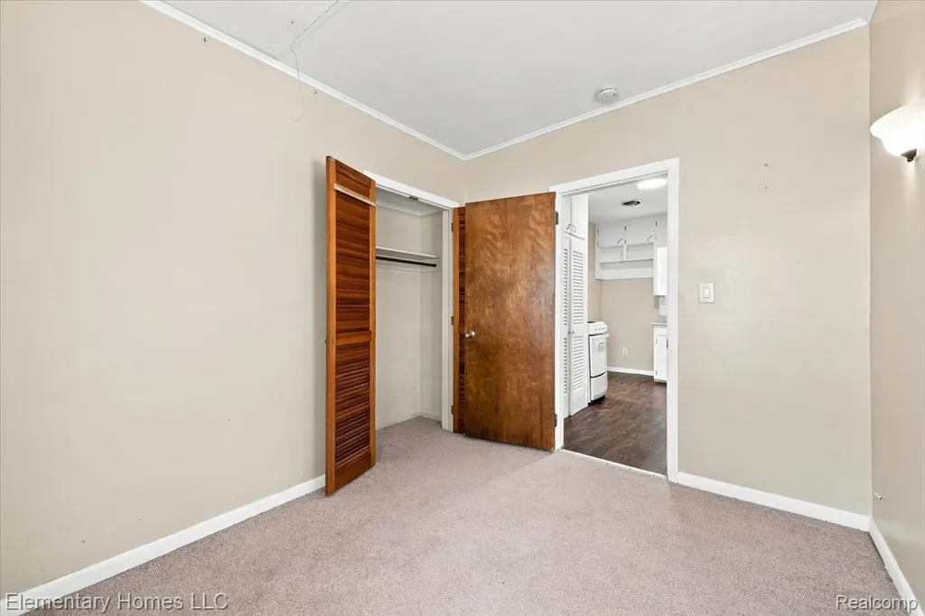 31709 Grove Fraser City MI 48026