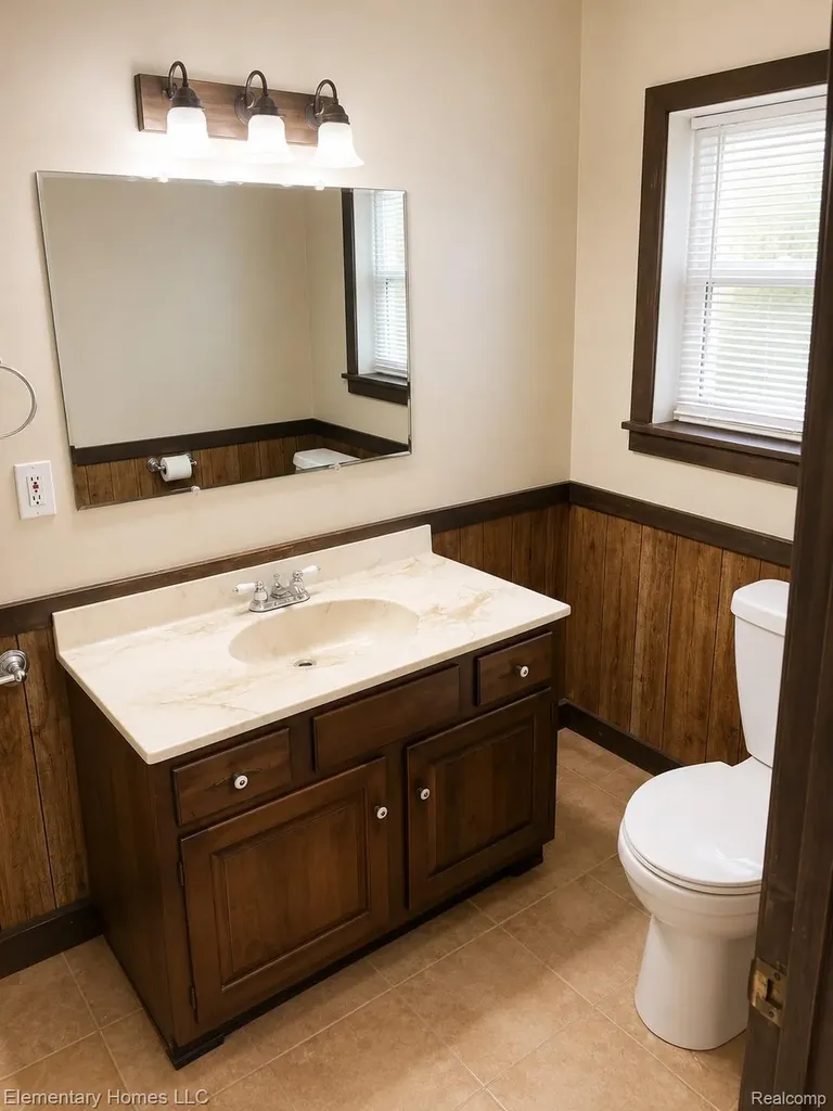 31709 Grove Fraser City MI 48026