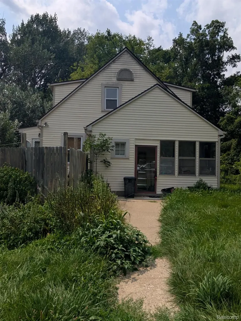 4054 W Rattalee Lake Road Rose Township MI 48442