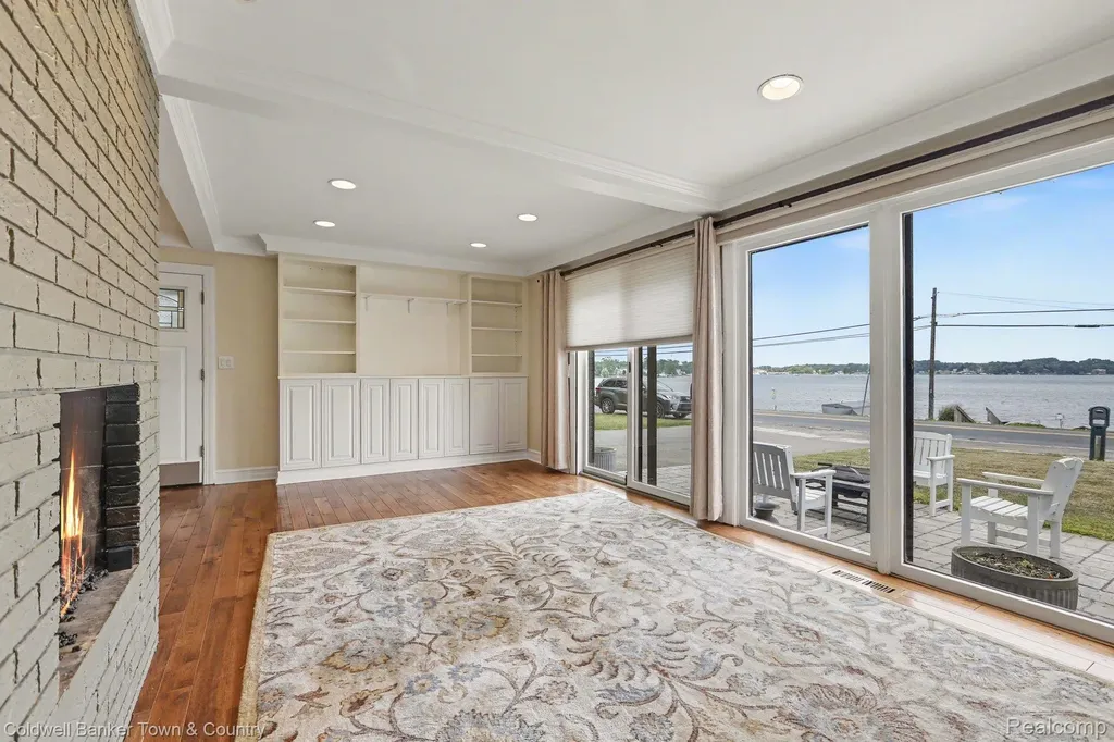160 E Shore Drive Northfield Township MI 48189