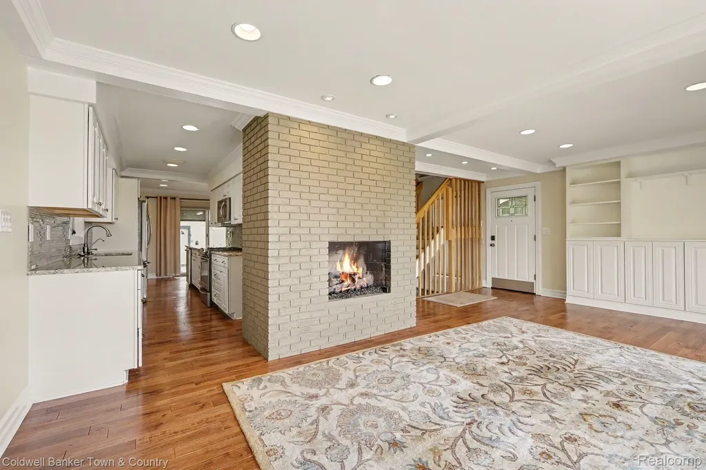 160 E Shore Drive Northfield Township MI 48189