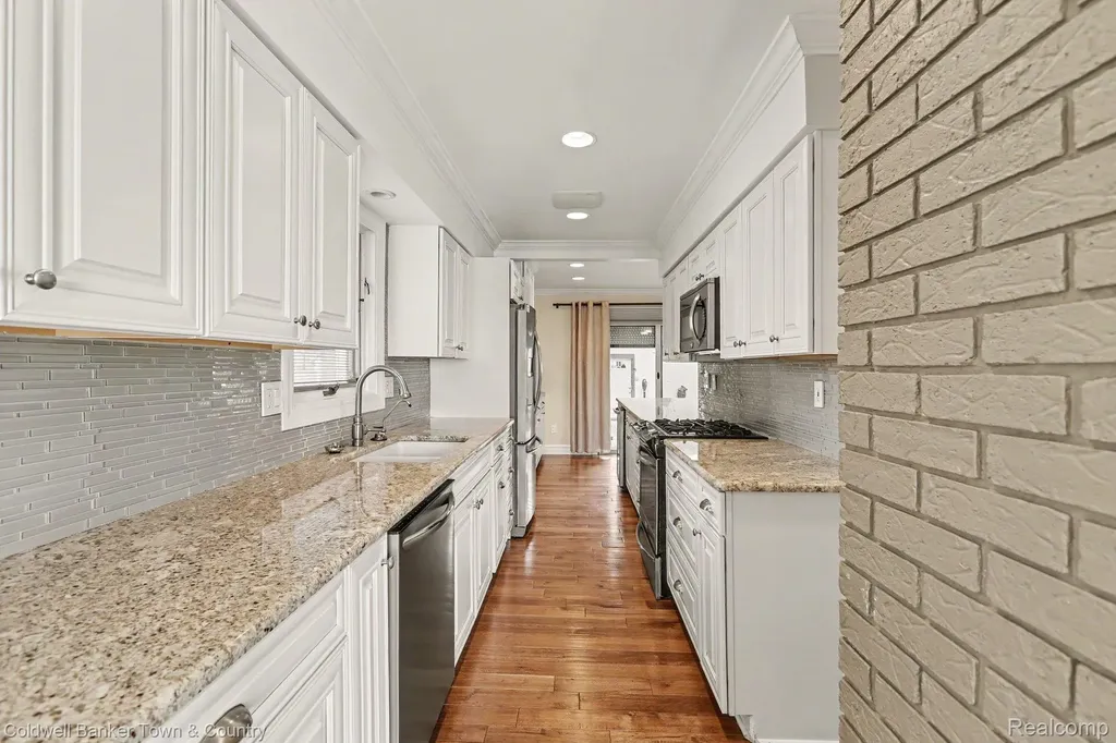 160 E Shore Drive Northfield Township MI 48189