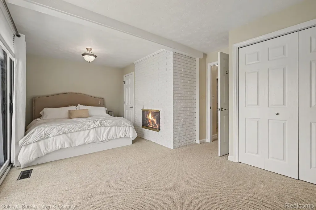 160 E Shore Drive Northfield Township MI 48189