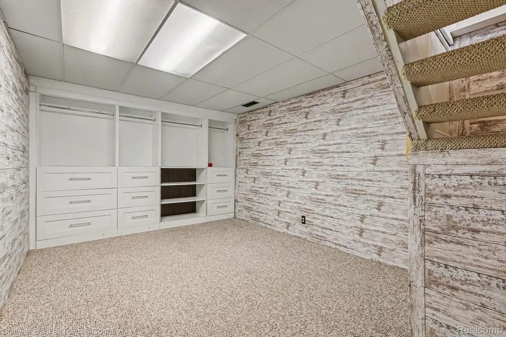 160 E Shore Drive Northfield Township MI 48189