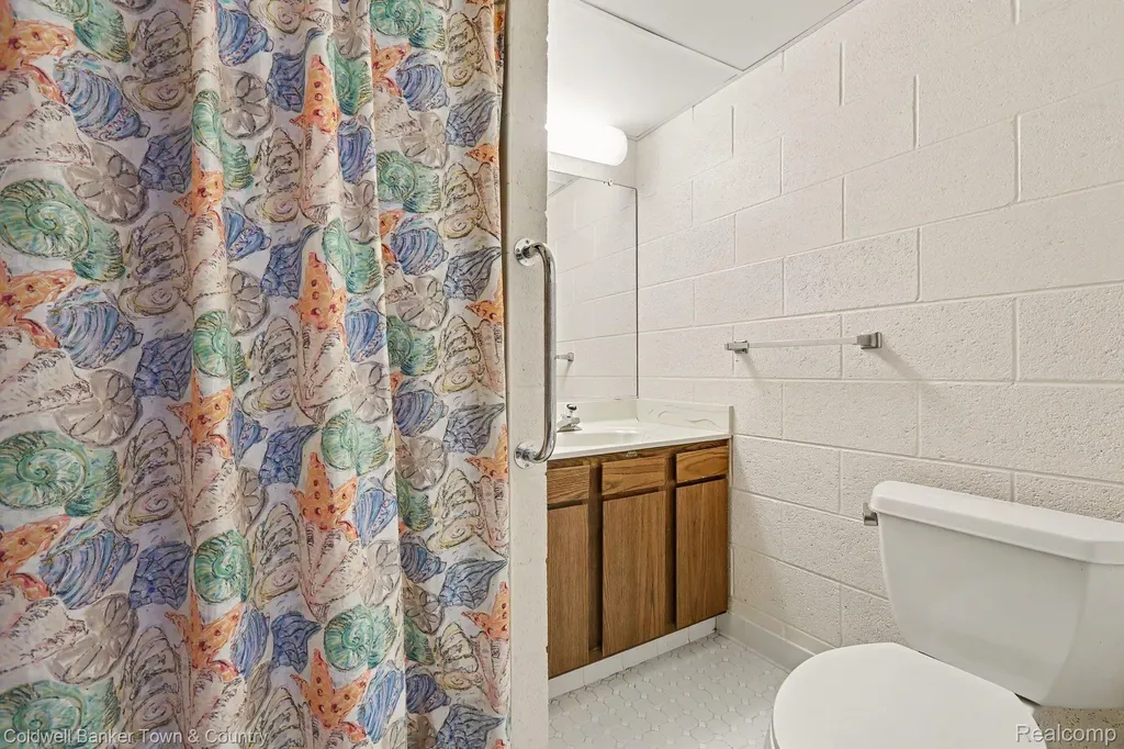 160 E Shore Drive Northfield Township MI 48189