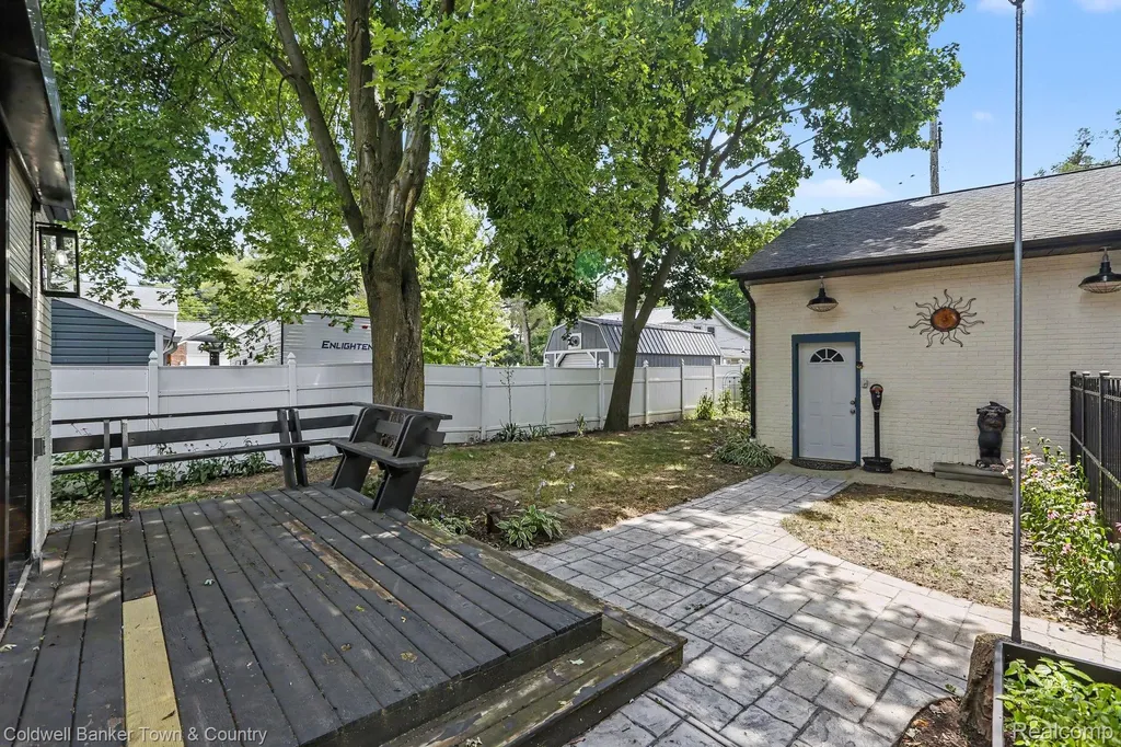 160 E Shore Drive Northfield Township MI 48189