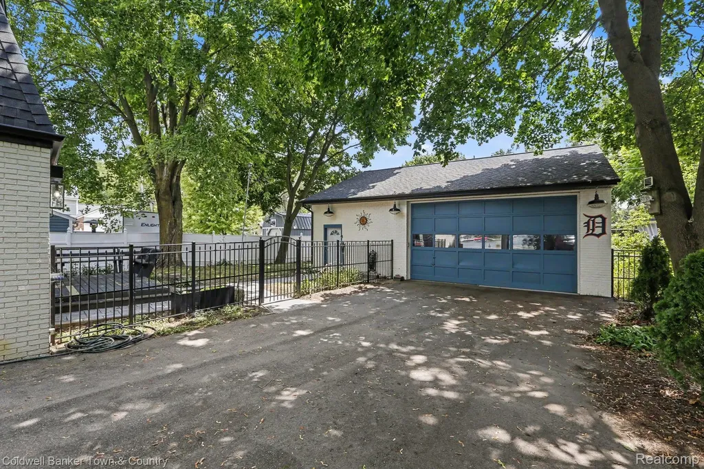 160 E Shore Drive Northfield Township MI 48189