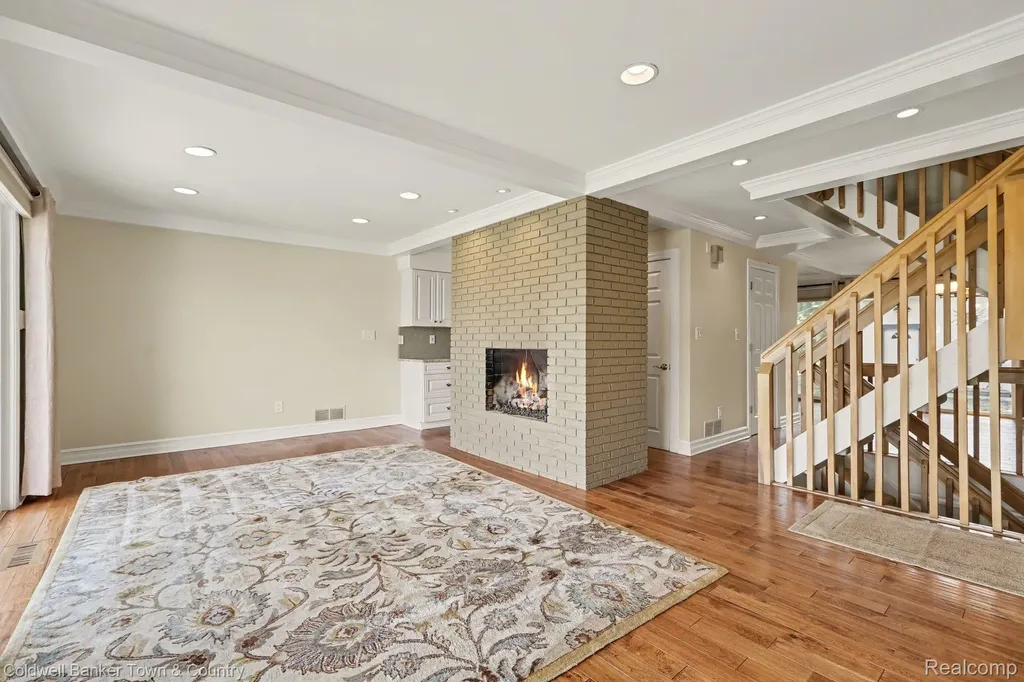 160 E Shore Drive Northfield Township MI 48189