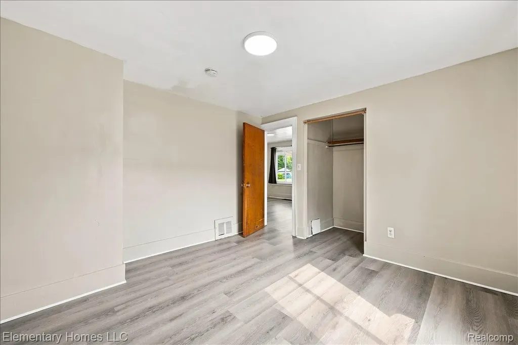 19340 Meier Street Roseville City MI 48066