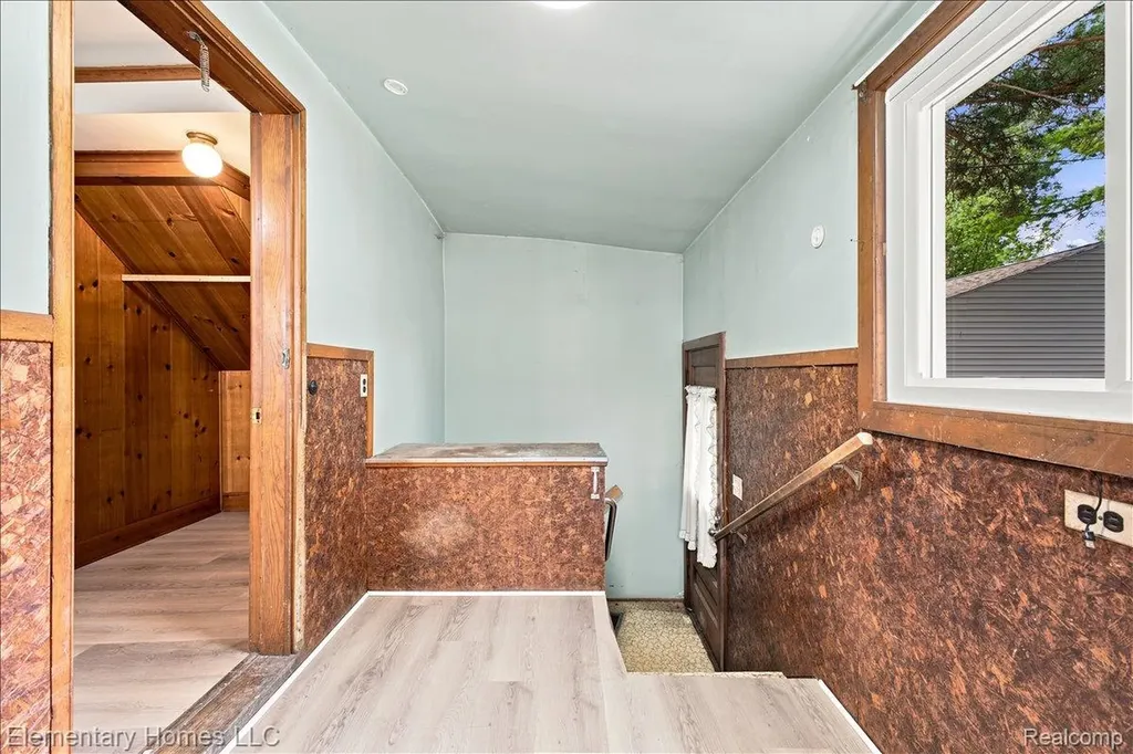 19340 Meier Street Roseville City MI 48066