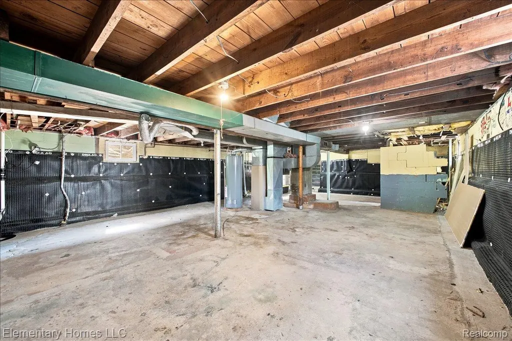 19340 Meier Street Roseville City MI 48066