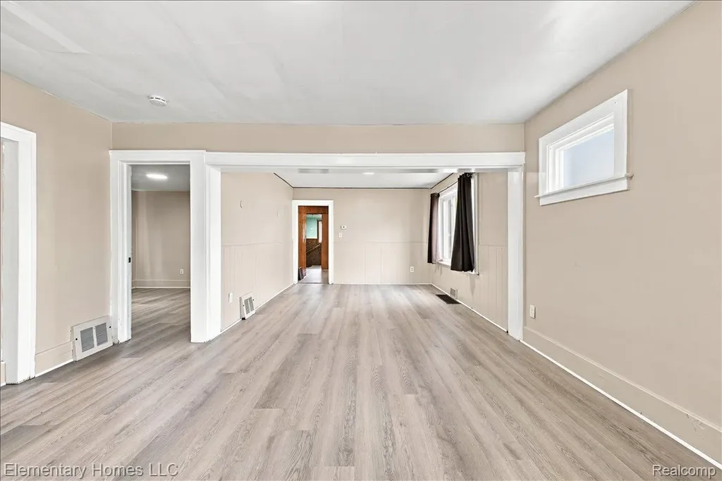 19340 Meier Street Roseville City MI 48066
