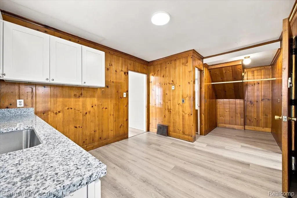 19340 Meier Street Roseville City MI 48066