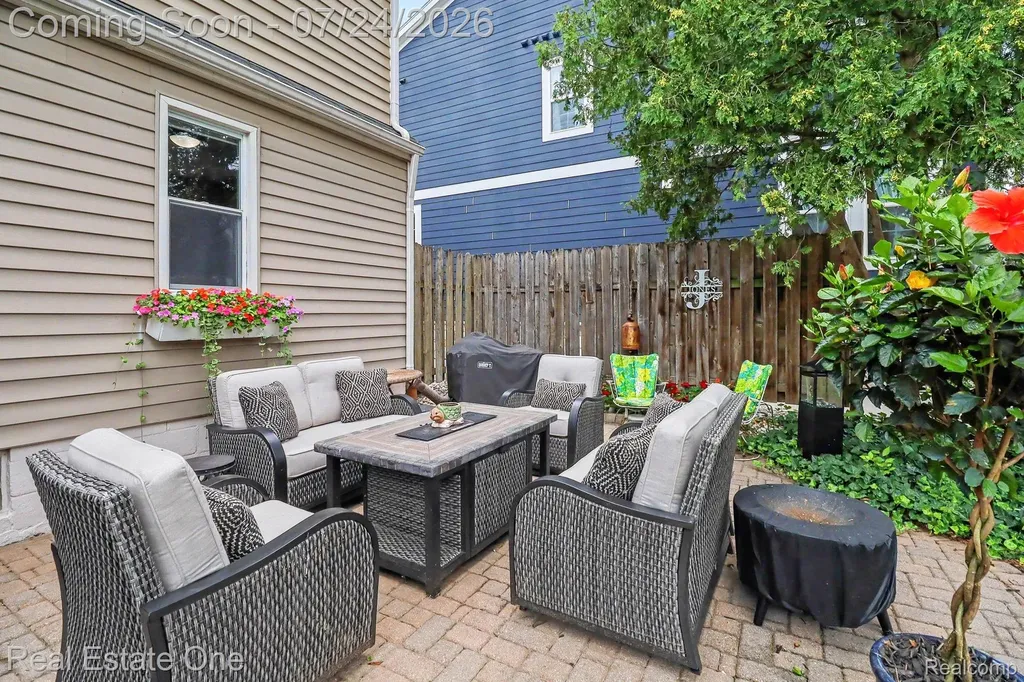 432 Sunset Street Plymouth City MI 48170