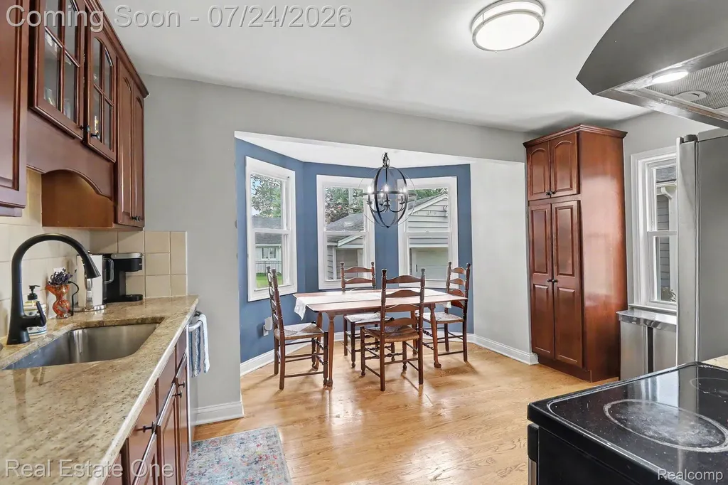 432 Sunset Street Plymouth City MI 48170