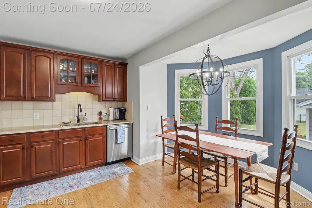 432 Sunset Street Plymouth City MI 48170