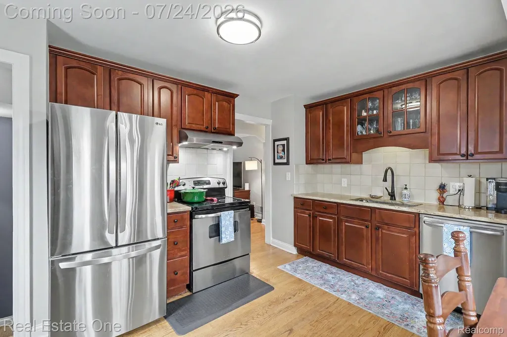 432 Sunset Street Plymouth City MI 48170