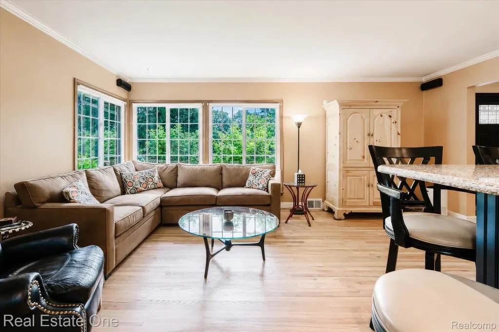 148 Clair Hill Drive Rochester Hills City MI 48309
