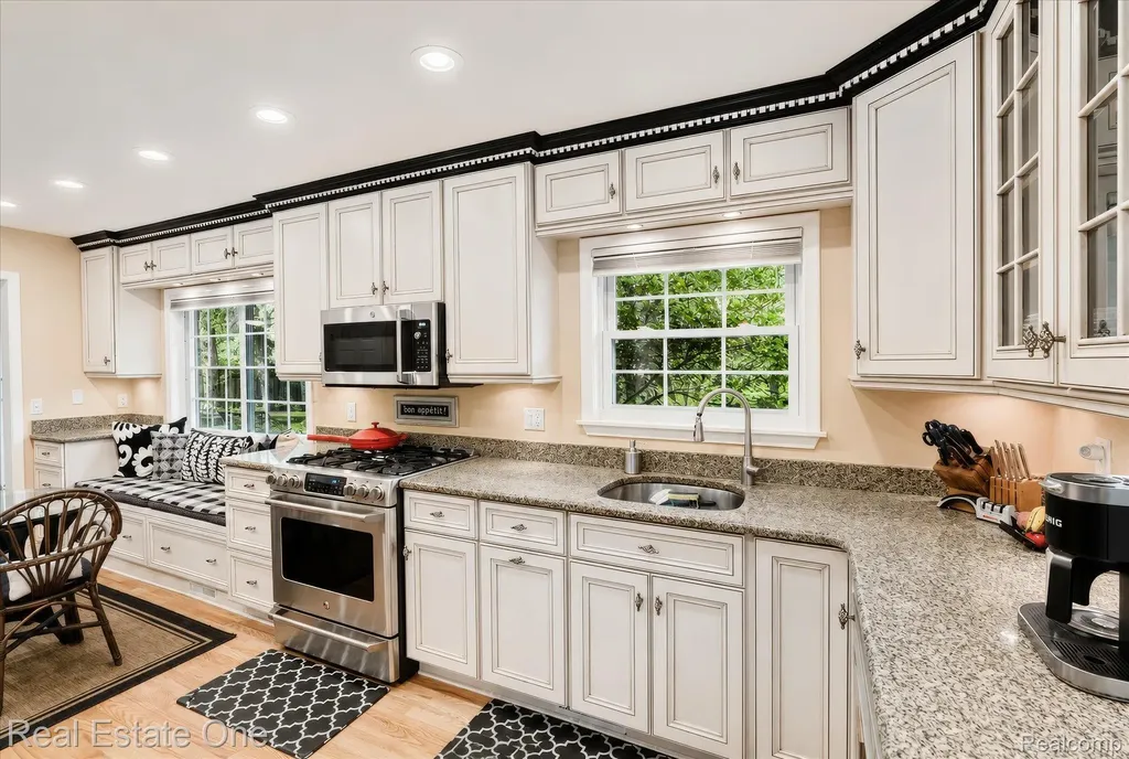 148 Clair Hill Drive Rochester Hills City MI 48309