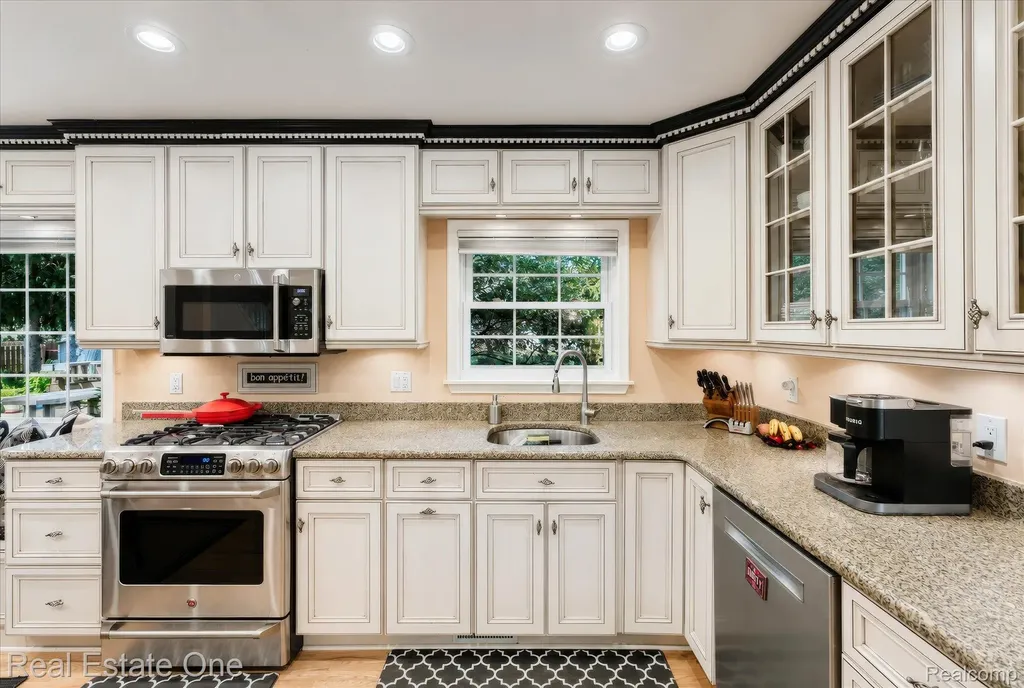 148 Clair Hill Drive Rochester Hills City MI 48309