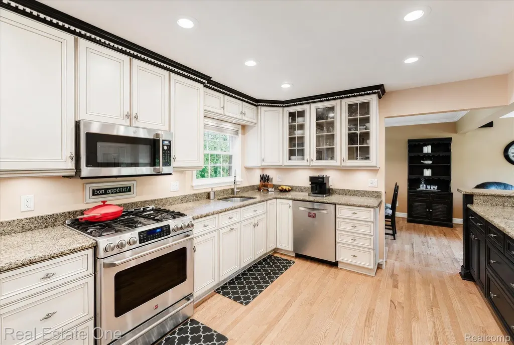 148 Clair Hill Drive Rochester Hills City MI 48309
