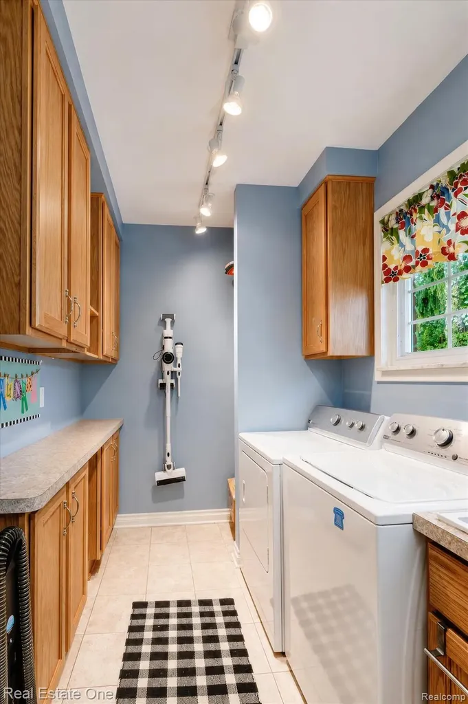 148 Clair Hill Drive Rochester Hills City MI 48309