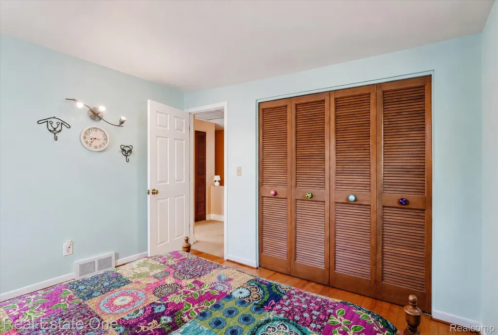 148 Clair Hill Drive Rochester Hills City MI 48309