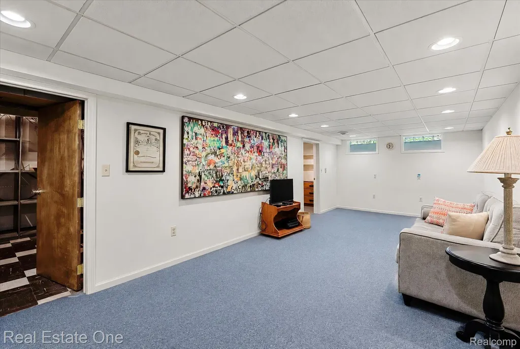 148 Clair Hill Drive Rochester Hills City MI 48309