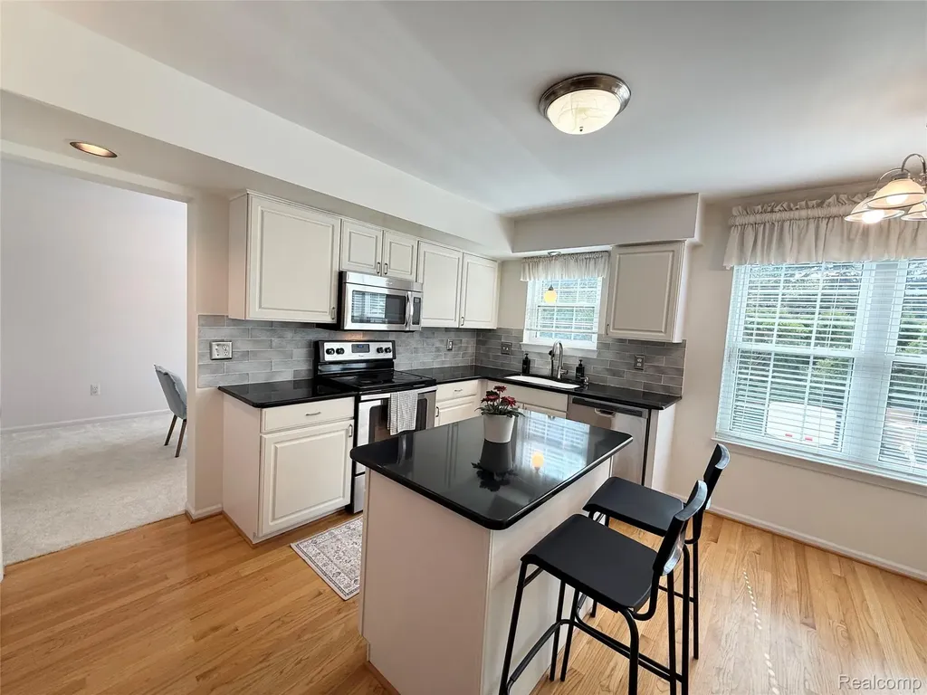 47114 Scarlet Drive S Novi City MI 48374