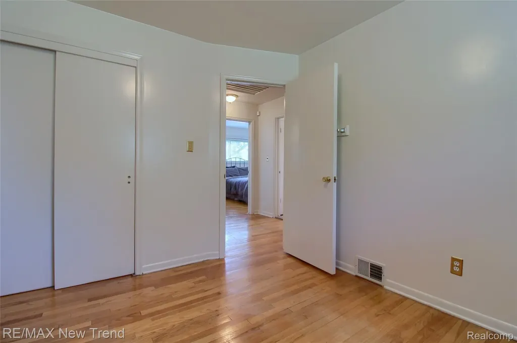 28311 Kirkside Lane Farmington Hills City MI 48334