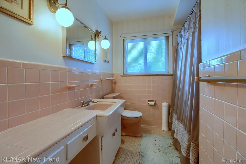 28311 Kirkside Lane Farmington Hills City MI 48334