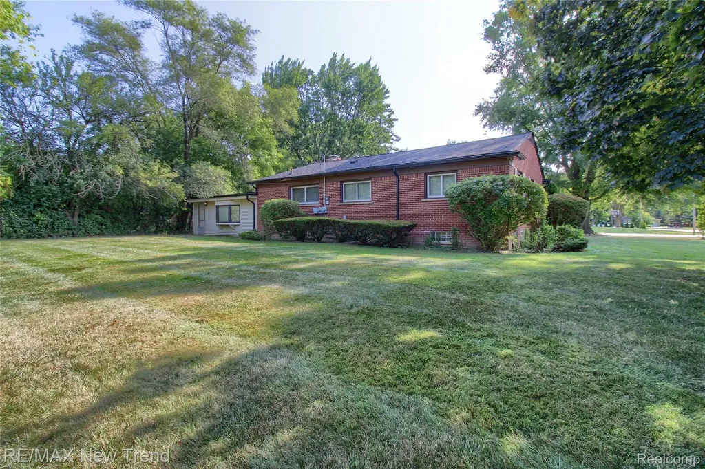 28311 Kirkside Lane Farmington Hills City MI 48334
