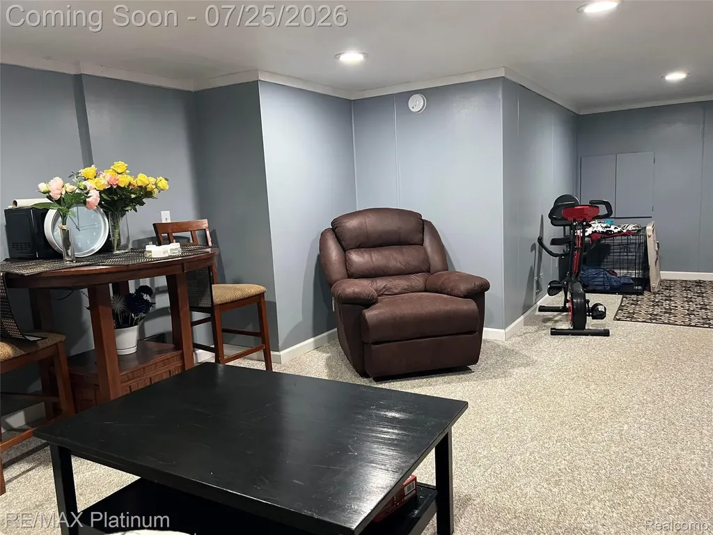 6725 Laurelton Independence Charter Township MI 48346