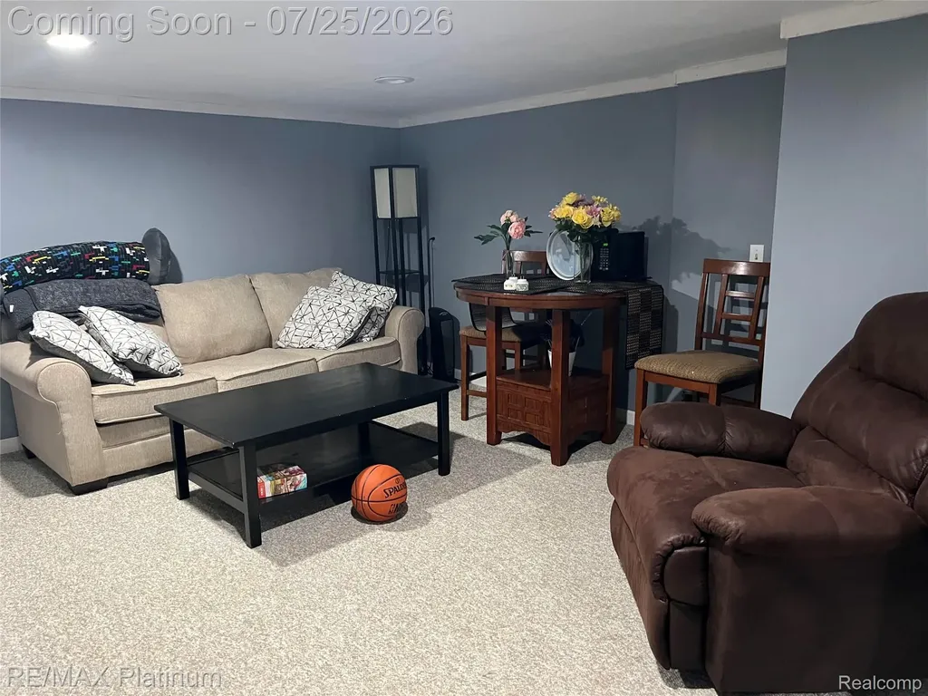 6725 Laurelton Independence Charter Township MI 48346