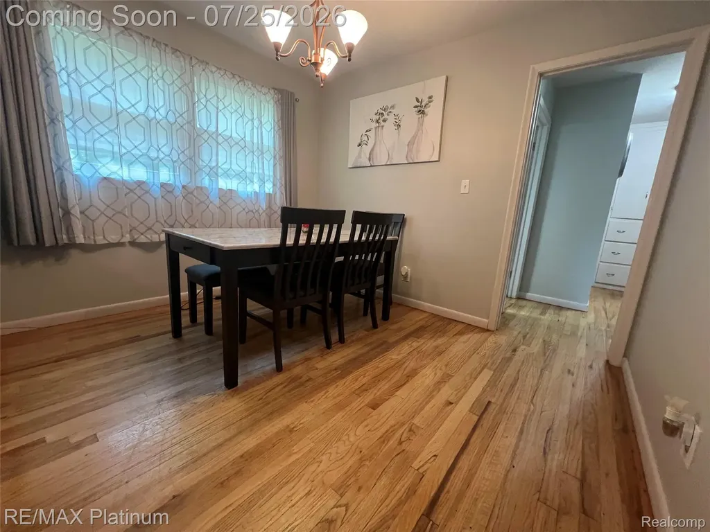 6725 Laurelton Independence Charter Township MI 48346