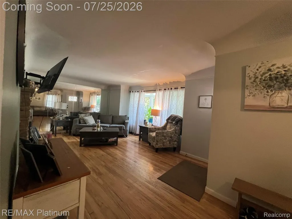 6725 Laurelton Independence Charter Township MI 48346