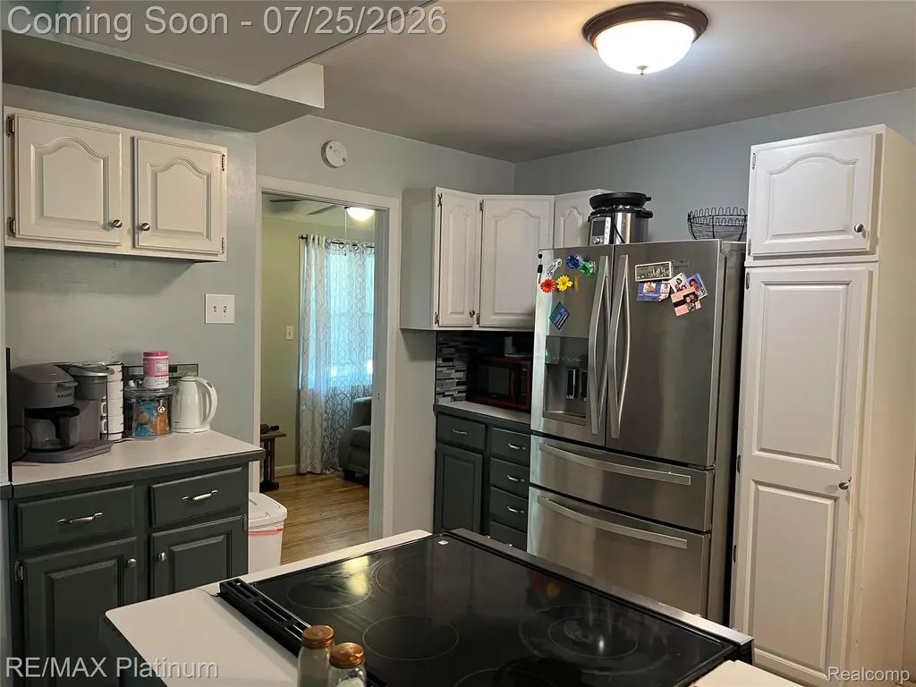 6725 Laurelton Independence Charter Township MI 48346