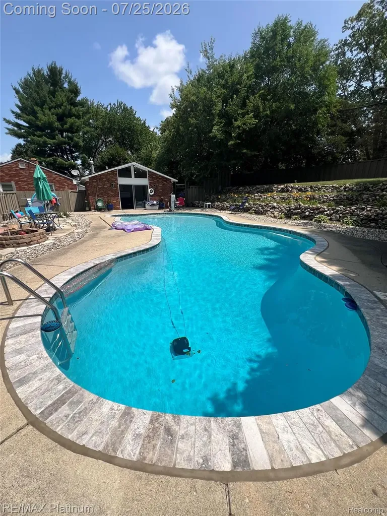 6725 Laurelton Independence Charter Township MI 48346