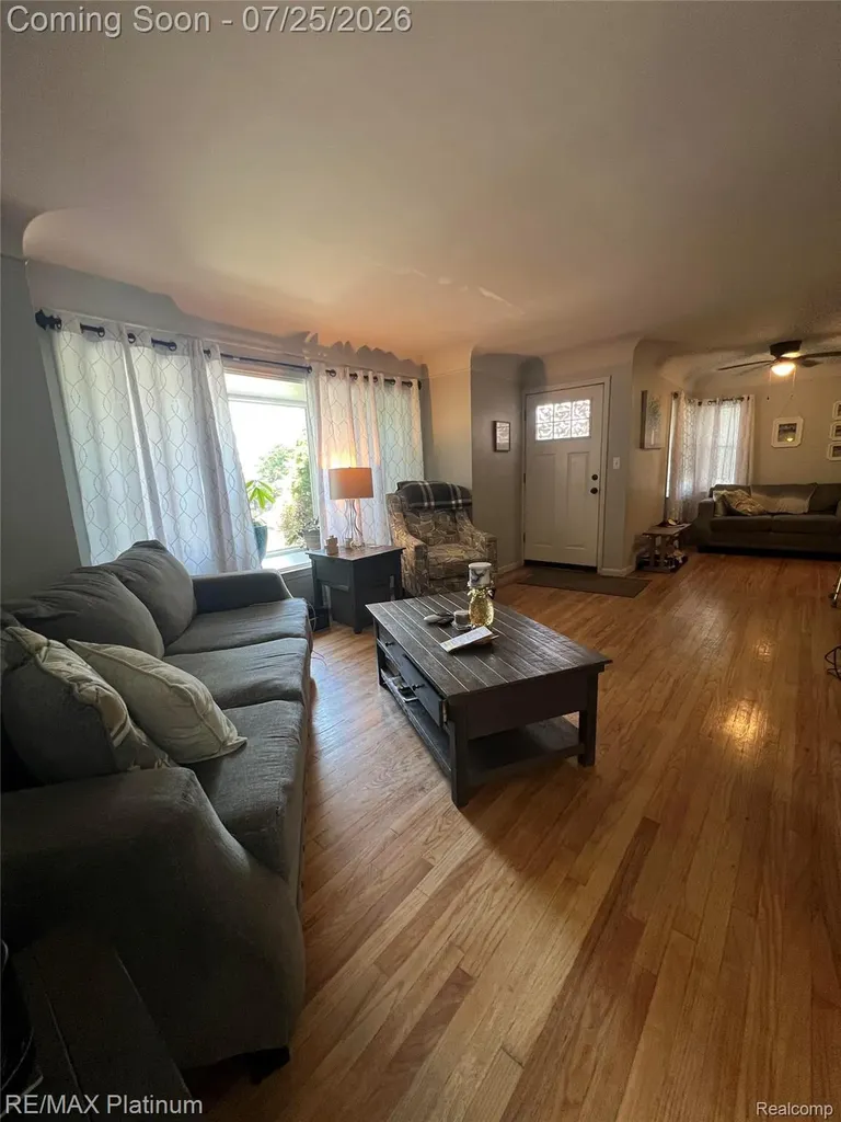 6725 Laurelton Independence Charter Township MI 48346
