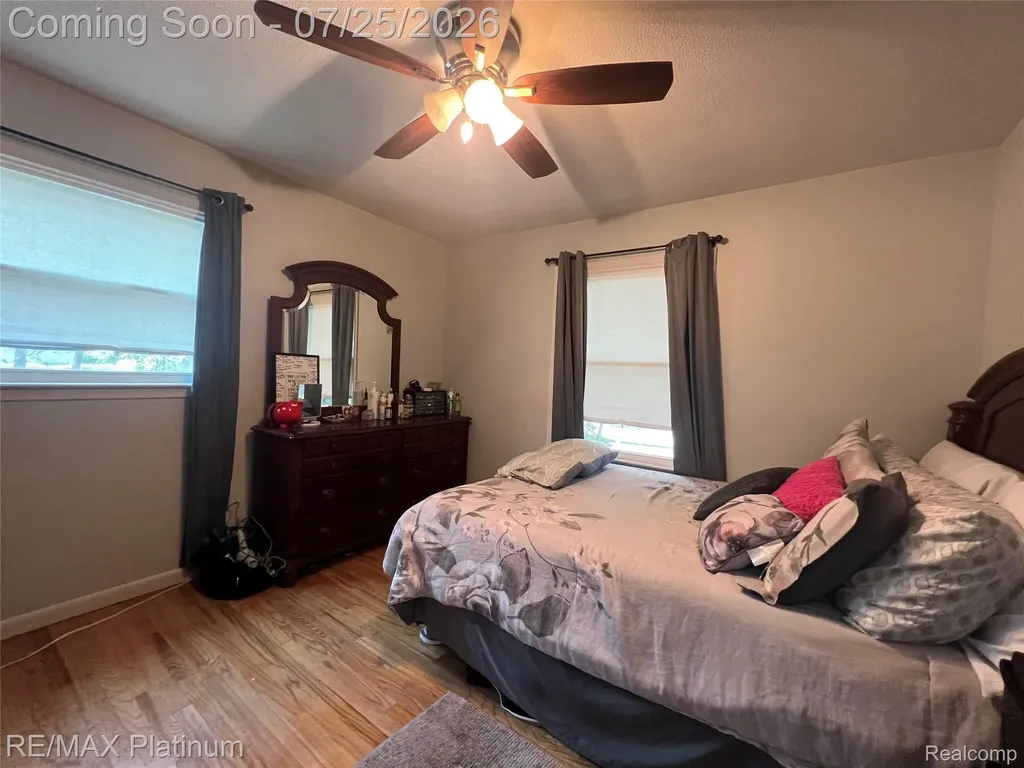 6725 Laurelton Independence Charter Township MI 48346