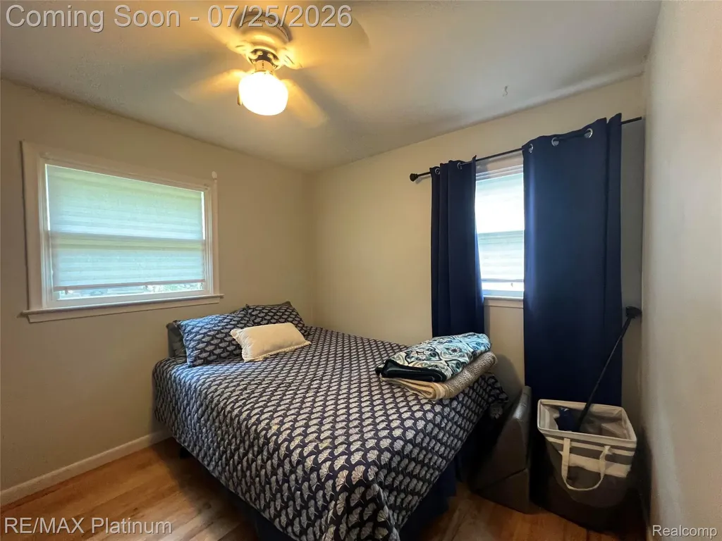 6725 Laurelton Independence Charter Township MI 48346