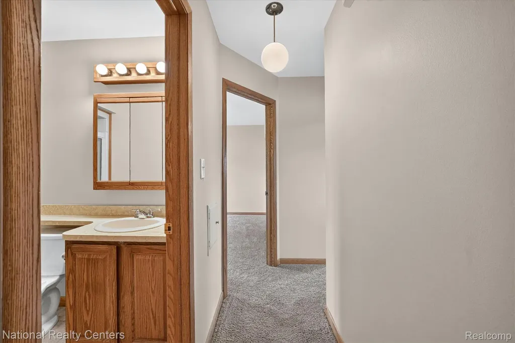 154 Darwin Street Westland City MI 48186