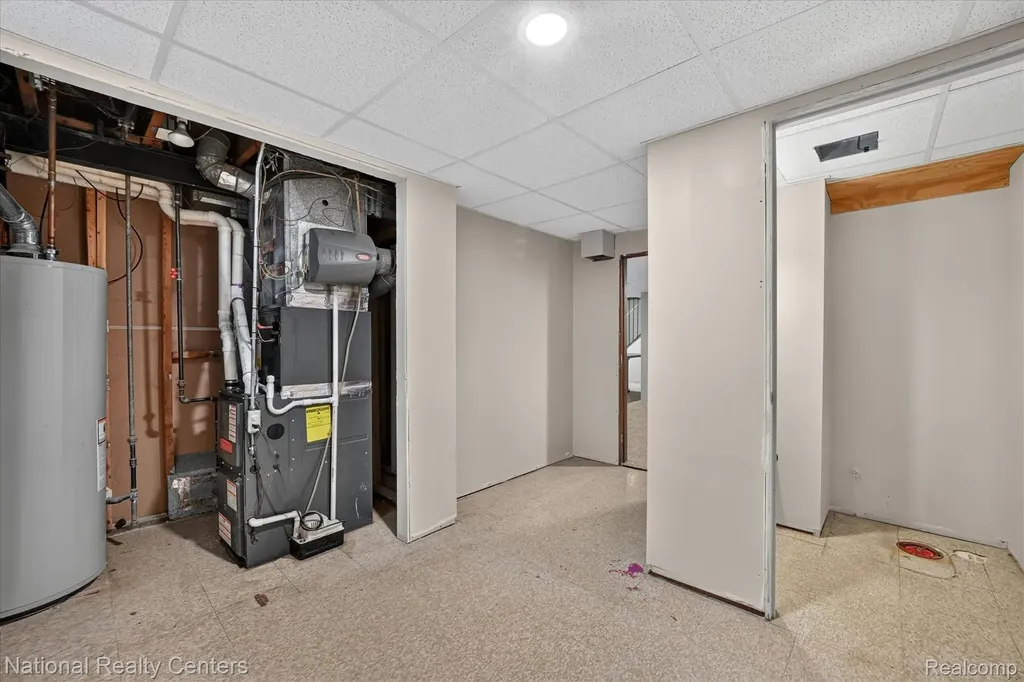 154 Darwin Street Westland City MI 48186
