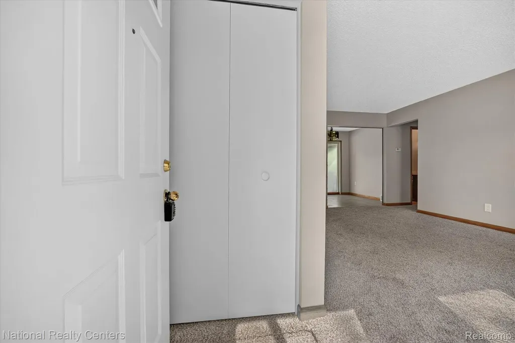 154 Darwin Street Westland City MI 48186