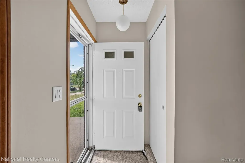 154 Darwin Street Westland City MI 48186