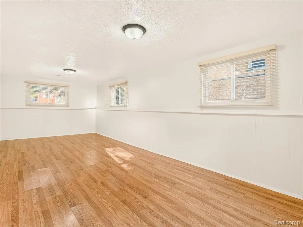 1082 Borgstrom Avenue Ypsilanti Charter Township MI 48198